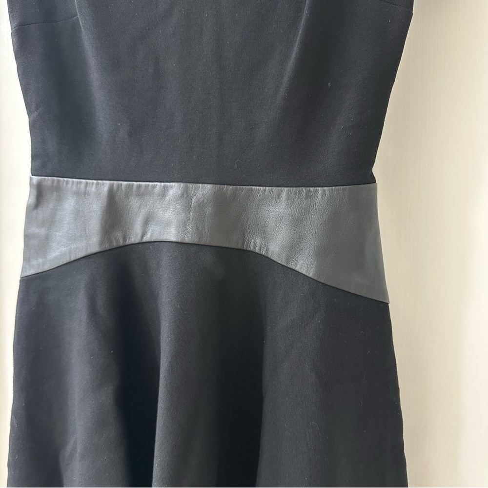 Diane Von Furstenberg Black Fit & Flare Skater Dress,  Leather Details, Size 0 - Picture 7 of 11